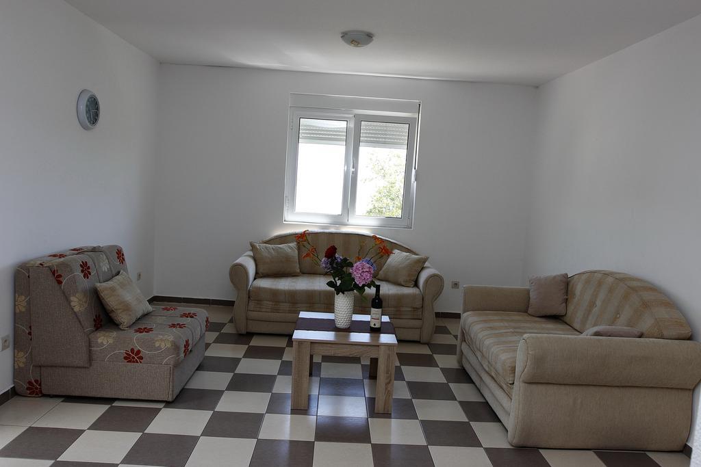 בודווה Guest House Ugljevarevic מראה חיצוני תמונה