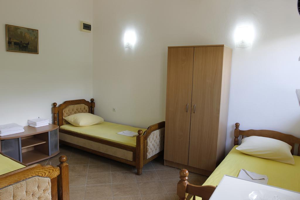 בודווה Guest House Ugljevarevic מראה חיצוני תמונה