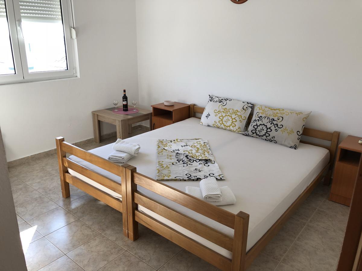 בודווה Guest House Ugljevarevic מראה חיצוני תמונה